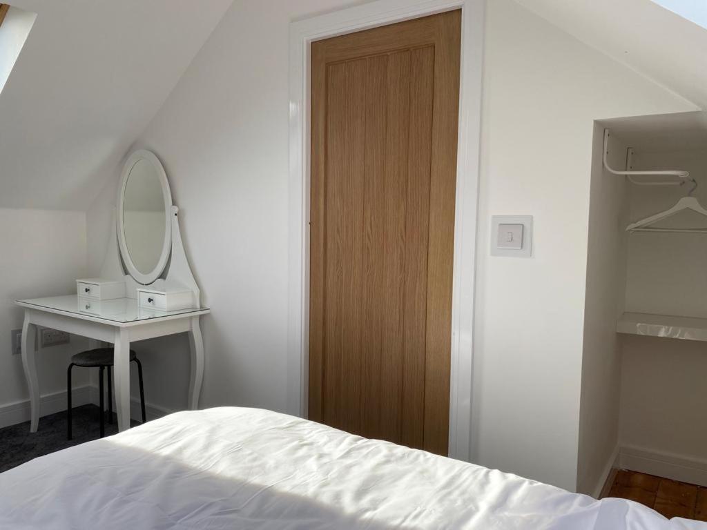 Fig Apartment Whitecroft